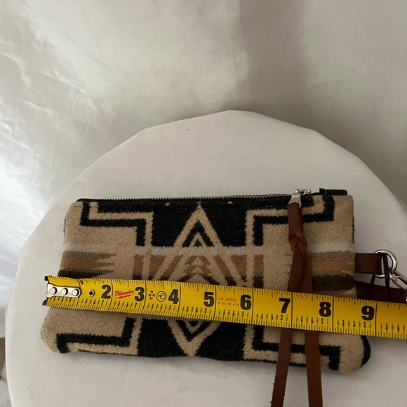 Amellia’s Handcrafts Wristlet - Picture 6 of 6